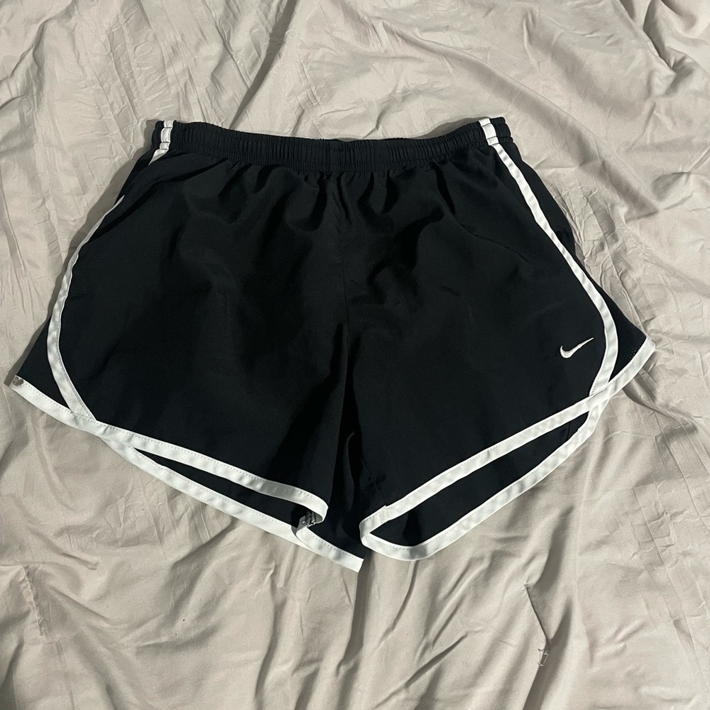 girls nike shorts
